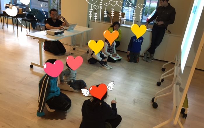 自然と英語で発話する「癖」が身についていきます。