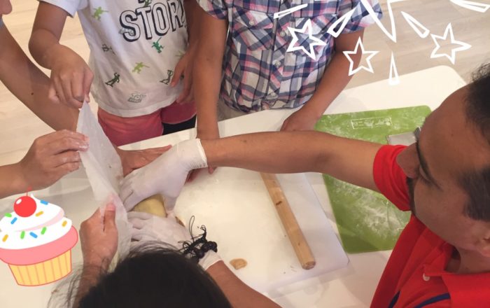 後片付けも協力しながらお手伝い！日本の文化についてのプレゼンテーションも行いました！