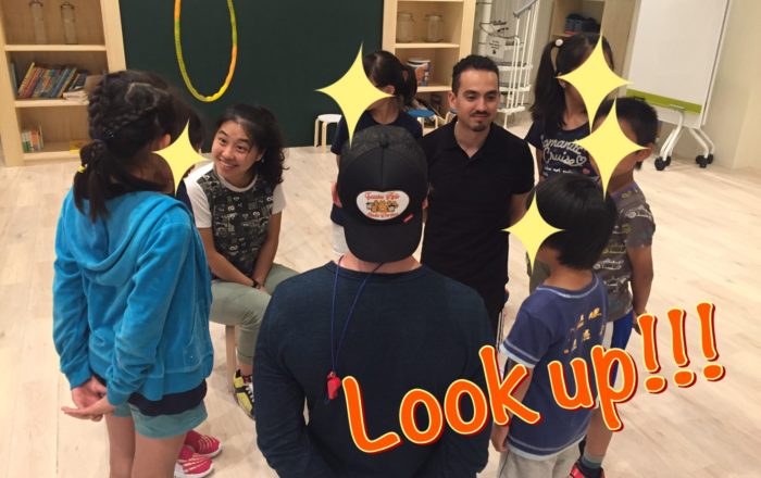 誰かが見ている。。。ドキドキのゲームで大盛り上がり!