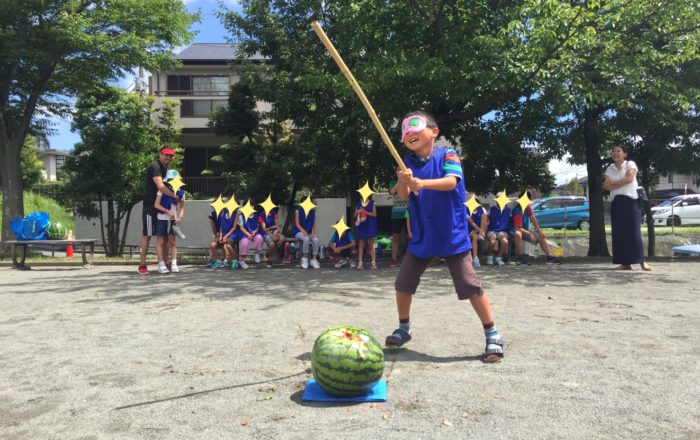 外に出かけて夏の風物詩 すいか割り と サンドウィッチバイキング キッズパスポート