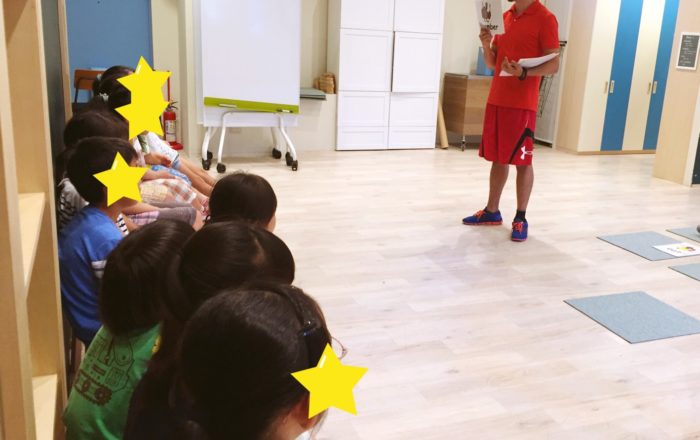 記憶力と運とチームワークで英単語／文法を覚えていくゲームを行いました。