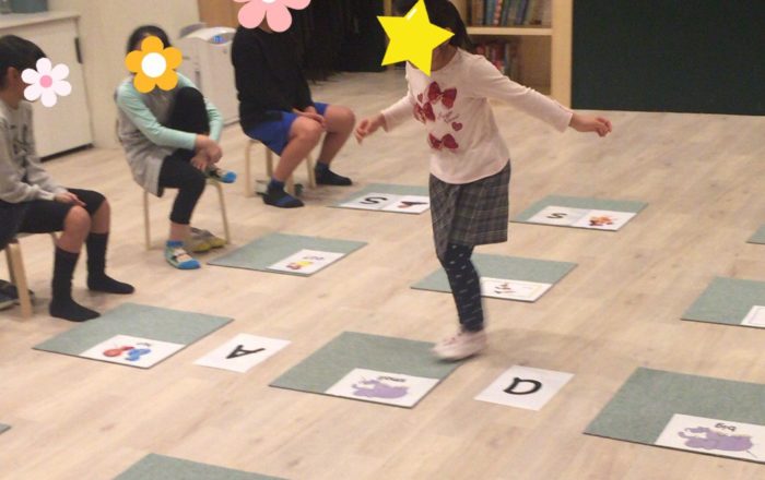 冬に向けた工作の後は、文法を覚えながら、センテンスの練習です！