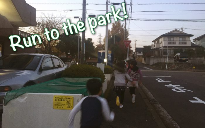 「緊急警報！！」今朝のような地震に備えて、避難訓練を実施しました。