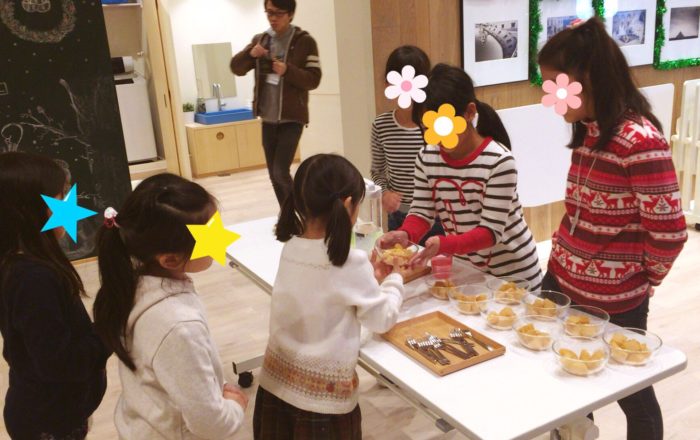 今日は3人の先生たちが、みんなのサポートをしてくれました。