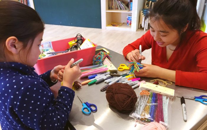 クラフト、外遊び、文法ゲームなど盛りだくさんな1日でした