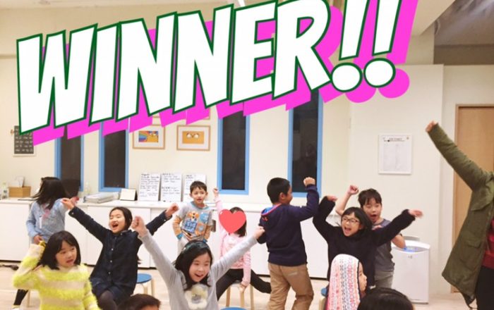 “Vocabulary Othello”ゲームで単語とセンテンスを覚える。