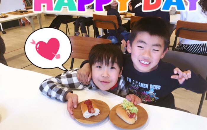 お好みのホットドッグにしあげよう！！クッキングデー