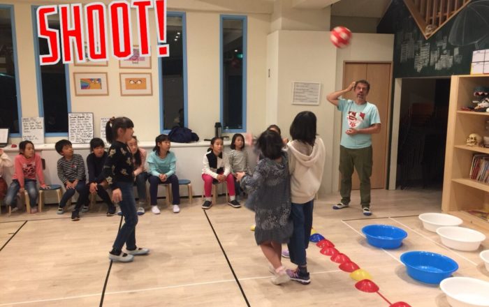 新しいストーリーの単語でバスケットボールゲーム