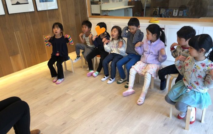 英語でのやりとりの繰り返しで少しづつ覚えてきました。