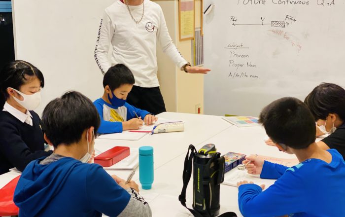 火曜日のナイトクラスはIntermediate（中級）とAdvance（上級）のクラスです