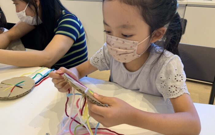 段ボールディスクでつくるミサンガ