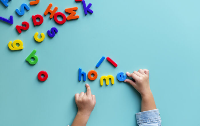 英語が上達する！小学生のリスニング力UP4つのポイント