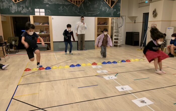 Can you jump far?（遠くに跳べる？）