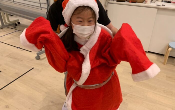 Christmas is just around the corner!（もうすぐクリスマス！）