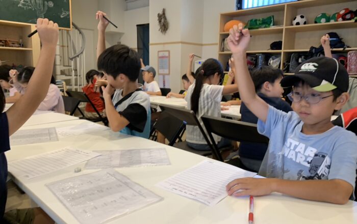 【青葉校】久しぶりにライティングのワークショップをやっています！