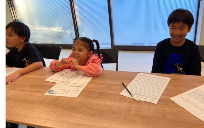 【都筑校】ワークショップではライティングです。