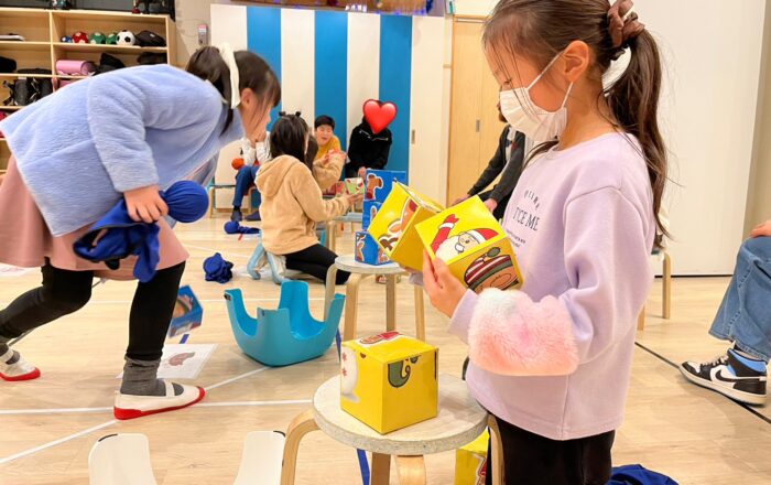 【青葉校】”Xmas Box Stacker”ゲームで楽しんでいます♪