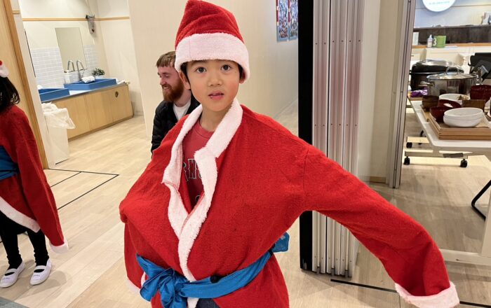 【青葉校】一番速くサンタの恰好になれるのはだれだ?🎅