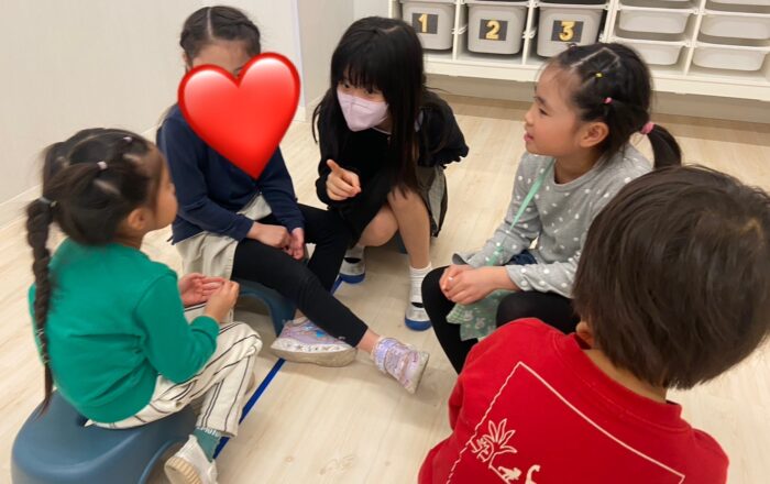 【都筑校】新しいお友達の手助けをする!