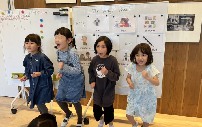 【青葉校】4月のストーリー”Magic Pencil”(魔法のペン)の練習がスタートしています!