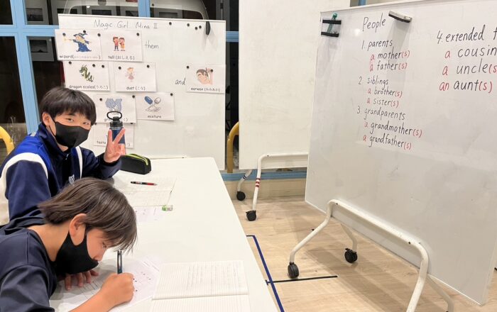 【青葉校】ナイトのスピーキングクラスではクイズとテストがありました