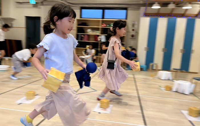 【青葉校】今週のメインゲームは、速さが勝負のブロックゲームです！