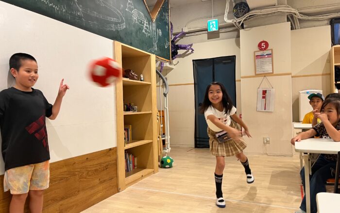 【青葉校】Face Off !(フェイスオフ)早く答えてボールを当てよう🥎