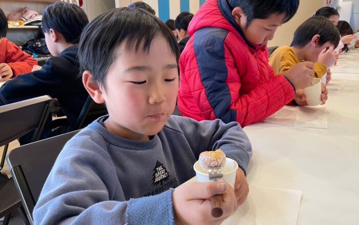 【青葉校】スノーボールドーナッツのレシピ作り♬