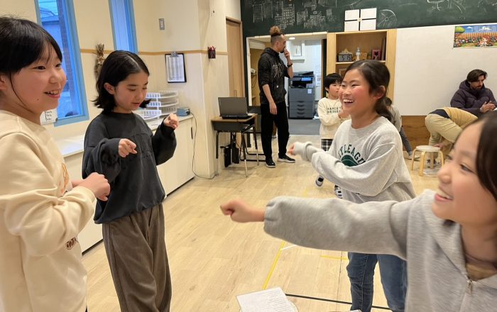 【青葉校】新ストーリー、”Lucky” (犬のラッキー）が始まりました！