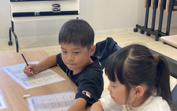 【都筑校】スペリングは書いて覚えよう!